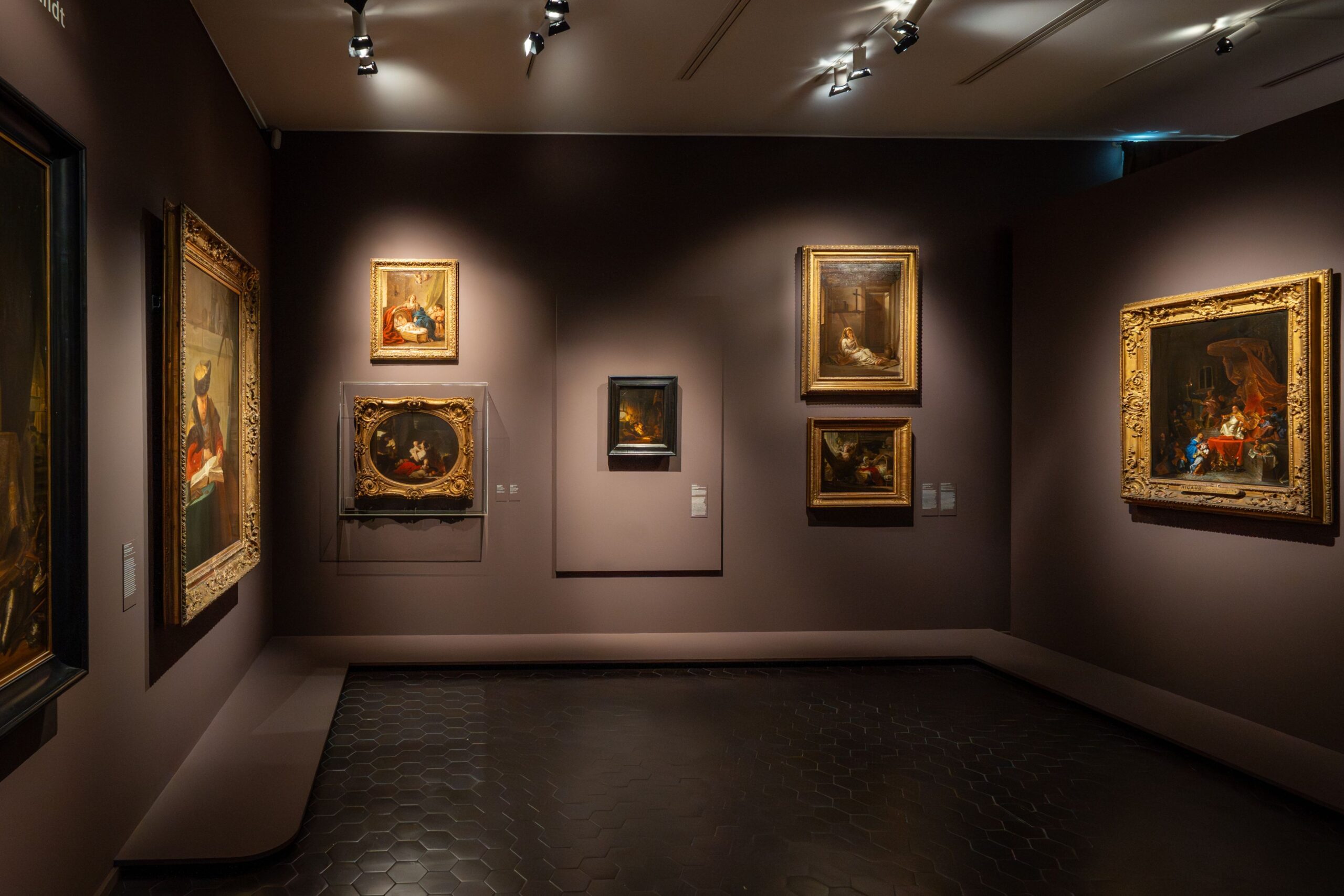 Fig. 5. View of the gallery with Rembrandt's Holy Family in an Interior with Saint Anne in the center